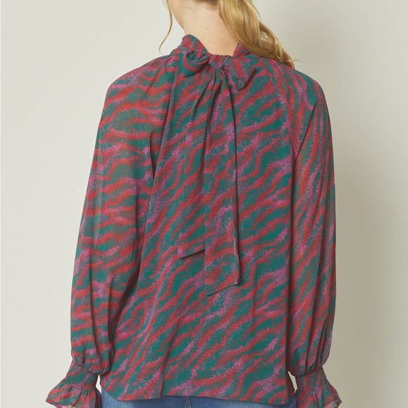 🌹🌹🌹ENTRO Tie in the back blouse🌹🌹🌹 - Picture 6 of 10